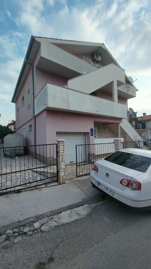 Jan 1 Apartamento *